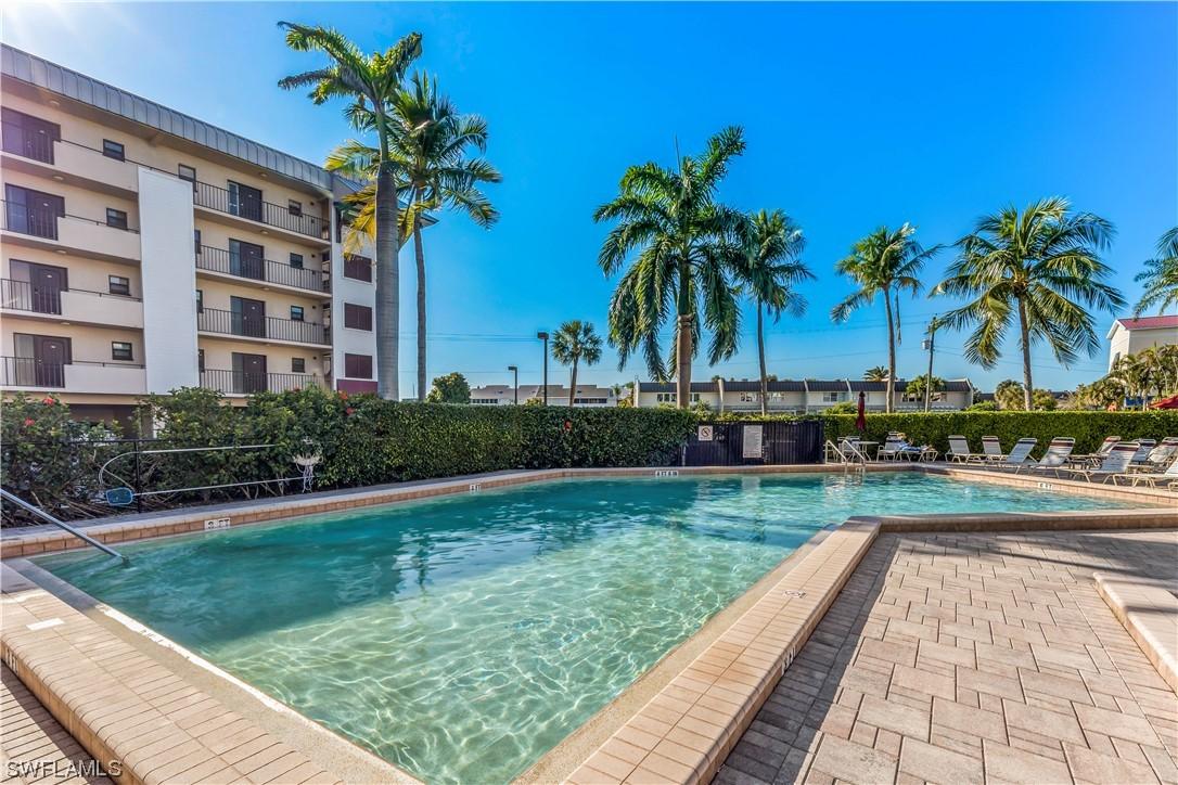 807 River Point Dr. #102D, Naples, FL 34102