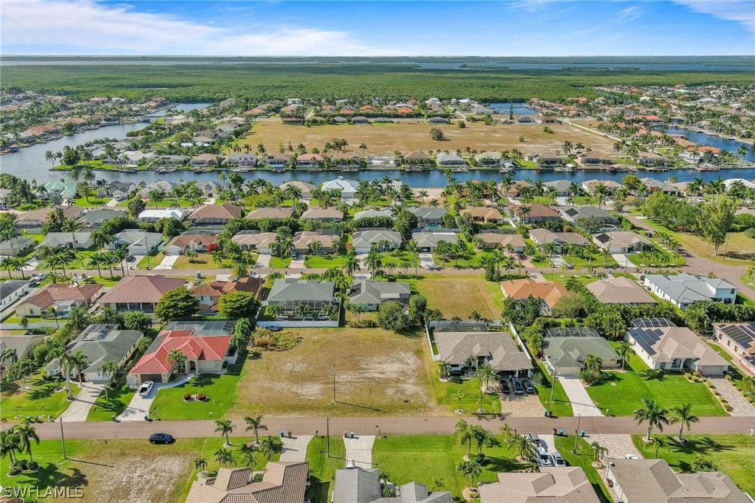 4350 SW 25th Pl., Cape Coral, FL 33914