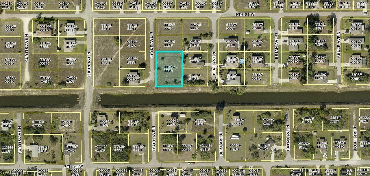 802 Clyde Ave., Lehigh Acres, FL 33971