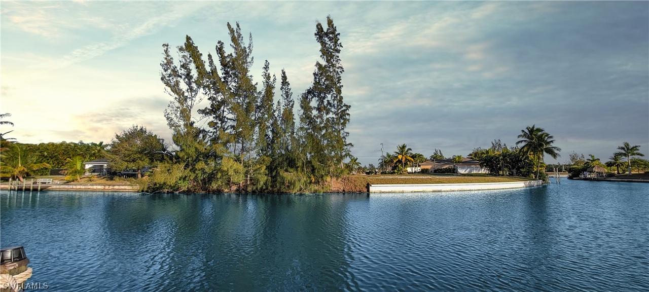 3235 NW 18th Ter., Cape Coral, FL 33993