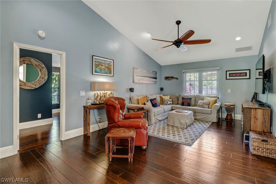 5071 Boxwood Way, Naples, FL 34116