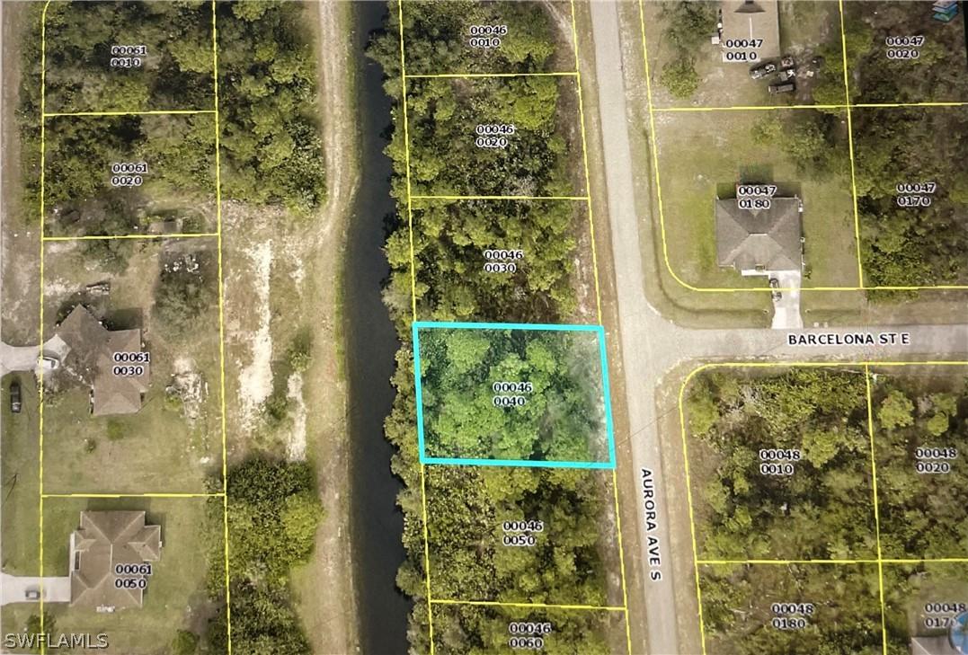 208 Aurora Ave., Lehigh Acres, FL 33974