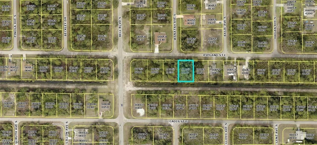 806 Ashland St., Lehigh Acres, FL 33974