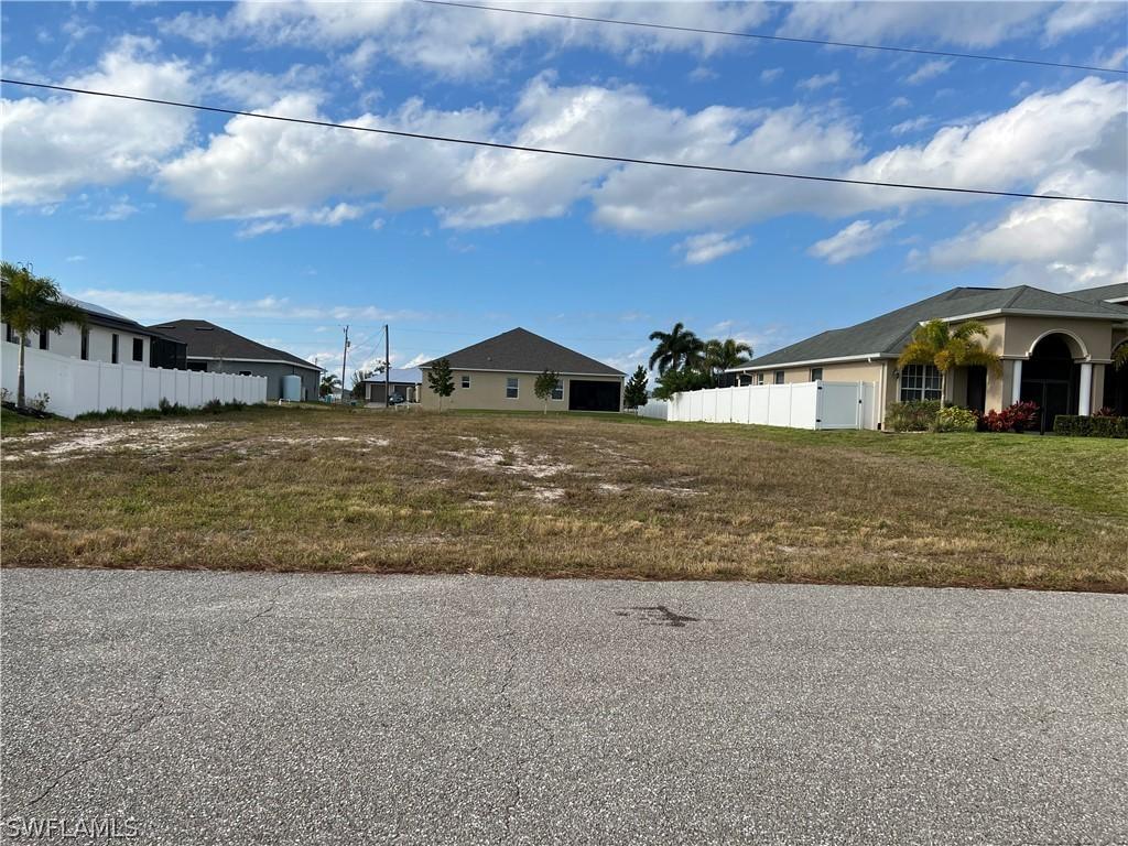 3537 NW 21st St., Cape Coral, FL 33993