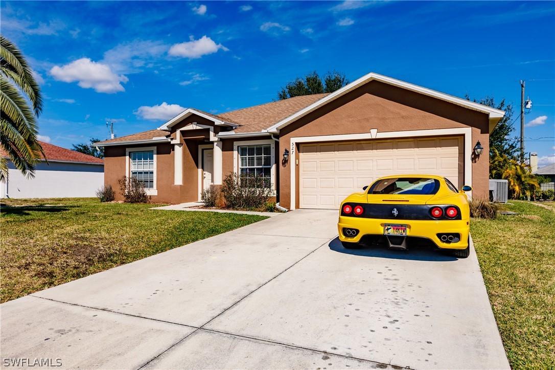 527 NE 5th Ct., Cape Coral, FL 33909