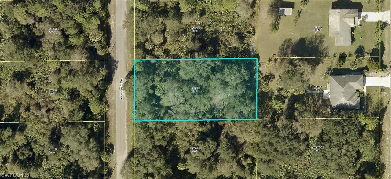 412 Cleveland Ave., Lehigh Acres, FL 33972