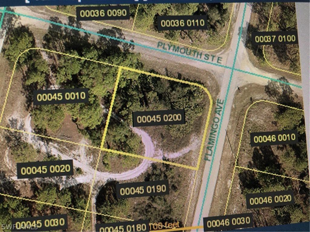558 Flamingo Ave., Lehigh Acres, FL 33974