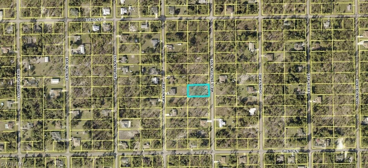 211 Wellington Ave., Lehigh Acres, FL 33936