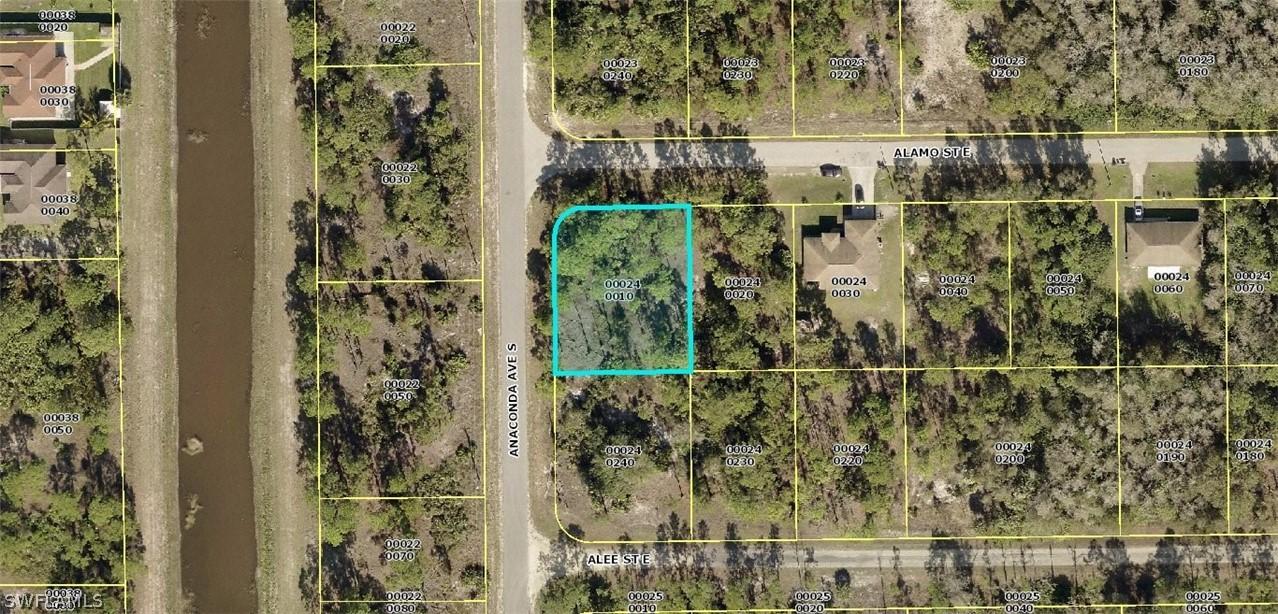 710 Alamo St., Lehigh Acres, FL 33974