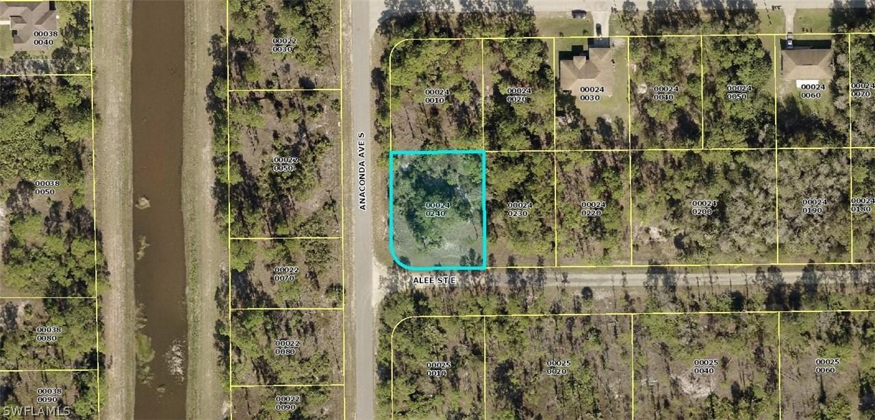 711 Alee St., Lehigh Acres, FL 33974