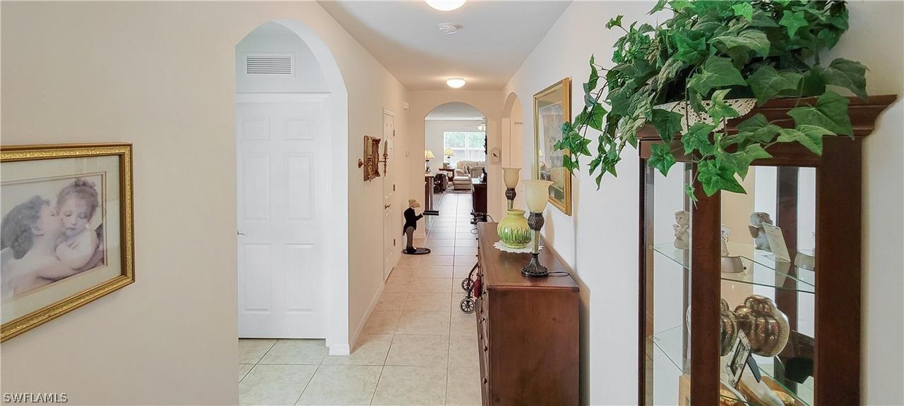 1621 SW 18th Ln., Cape Coral, FL 33991