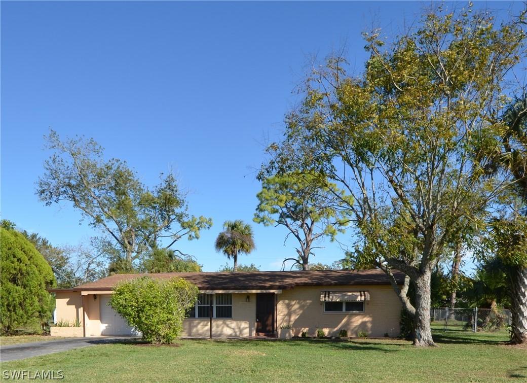 110 Mckinley Ave., Lehigh Acres, FL 33936