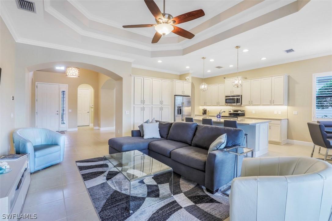 9366 Isla Bella Cir., Bonita Springs, FL 34135
