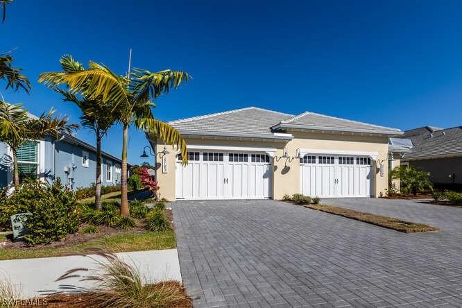 5763 Highbourne Dr., Naples, FL 34113