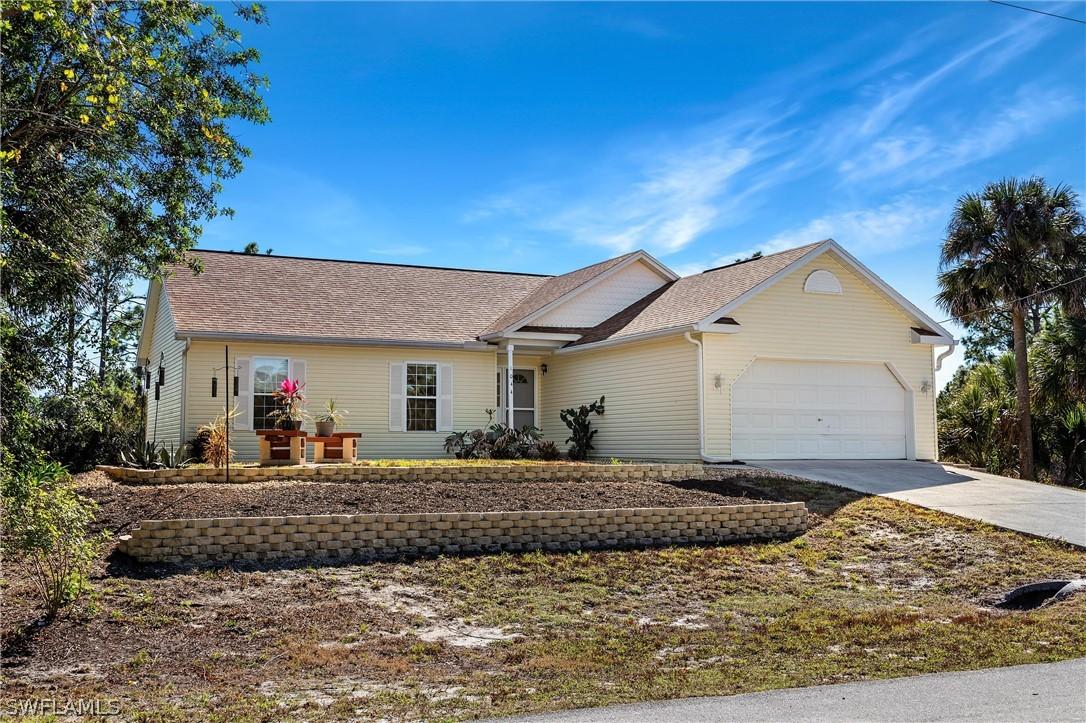 1044 Kanuga St., Lehigh Acres, FL 33974