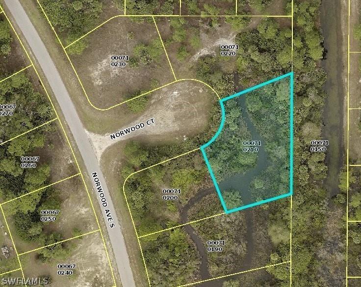 1006 Norwood Ct., Lehigh Acres, FL 33974