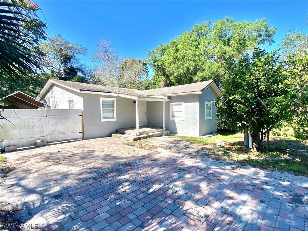 262 Palmacea Rd., Fort Myers, FL 33905
