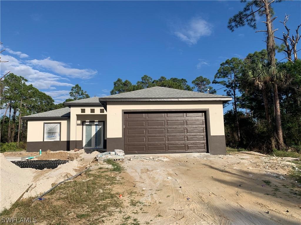 221 Pinola Ave., Lehigh Acres, FL 33974