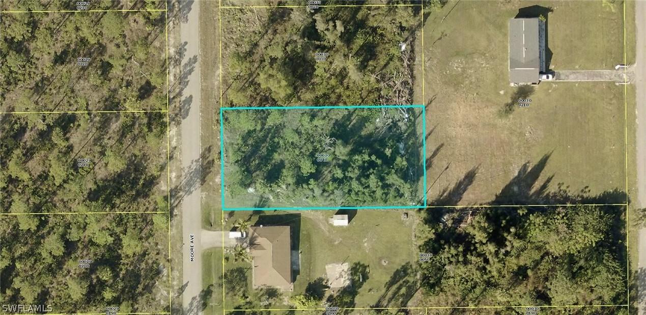 216 Moore Ave., Lehigh Acres, FL 33936