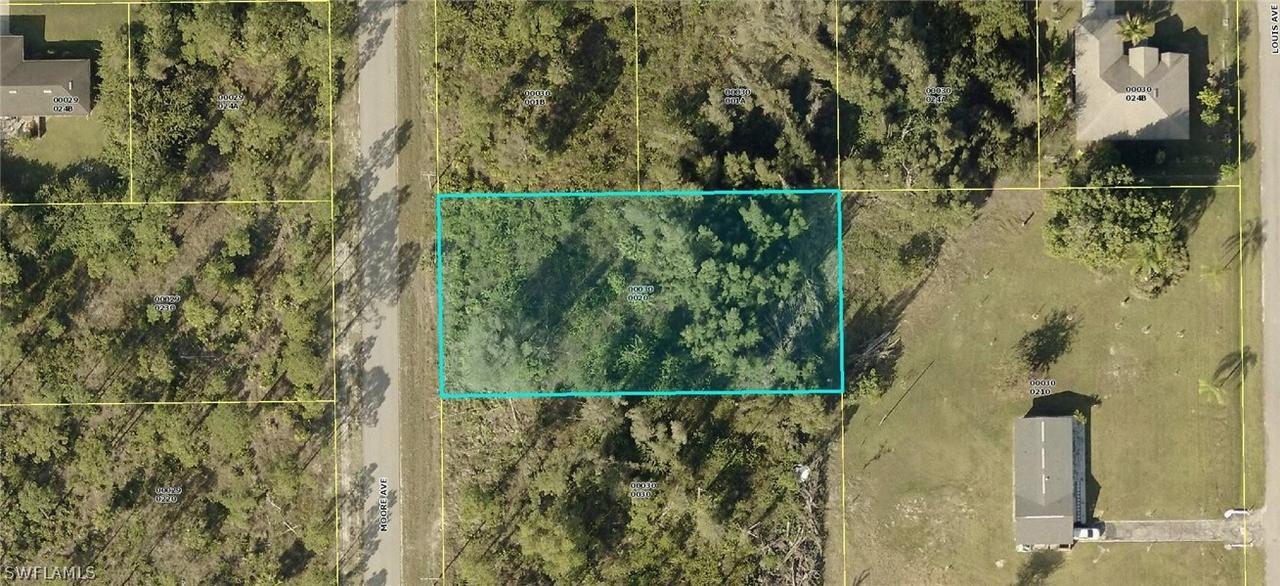 220 Moore Ave., Lehigh Acres, FL 33936