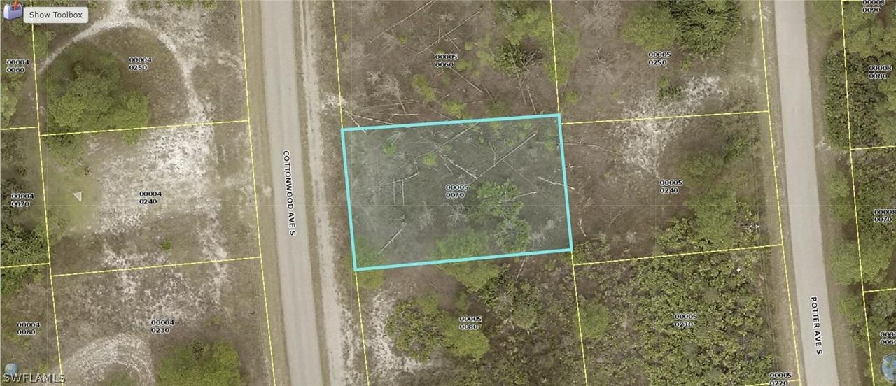 515 Cottonwood Ave., Lehigh Acres, FL 33974