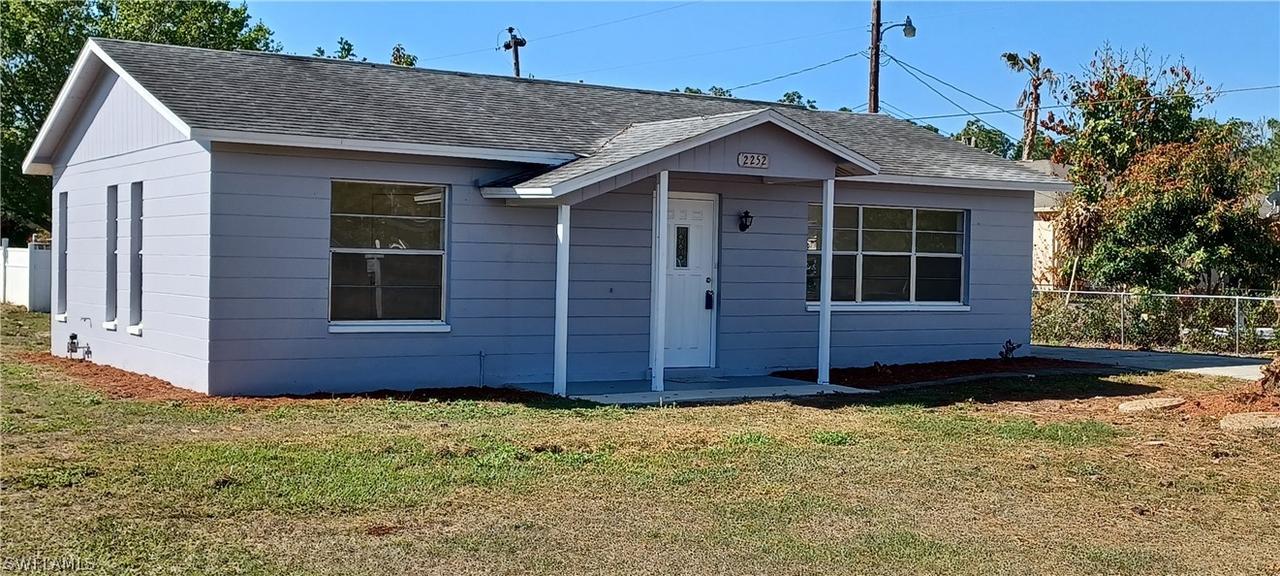 2252 8th Ter., Lehigh Acres, FL 33936