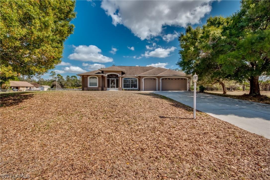 414 Henry Ave., Lehigh Acres, FL 33972