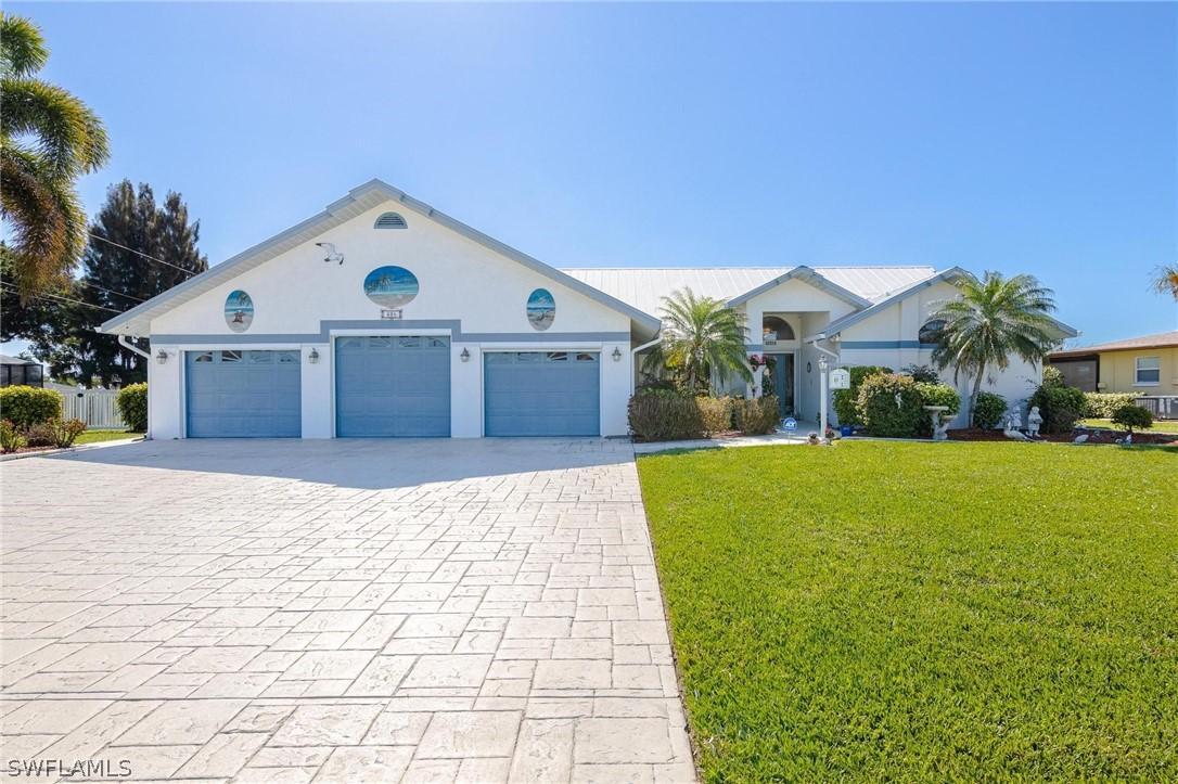 406 Wildwood Pkwy., Cape Coral, FL 33904