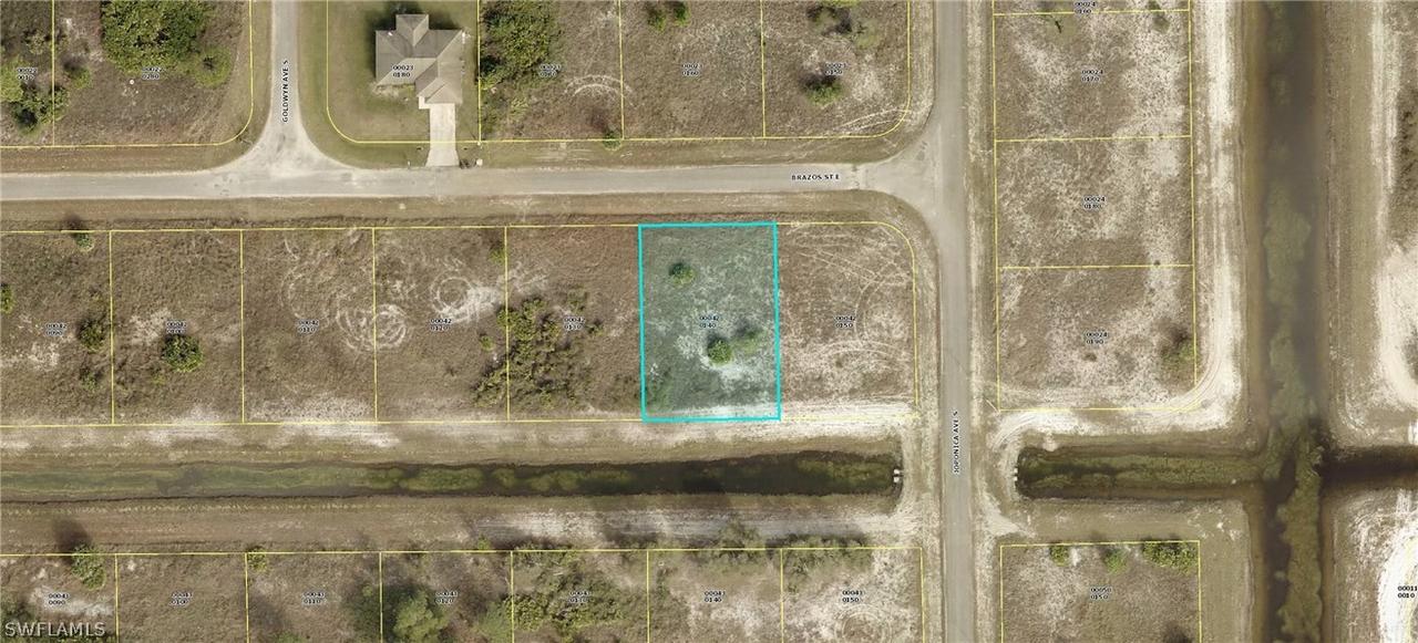 856 Brazos St., Lehigh Acres, FL 33974