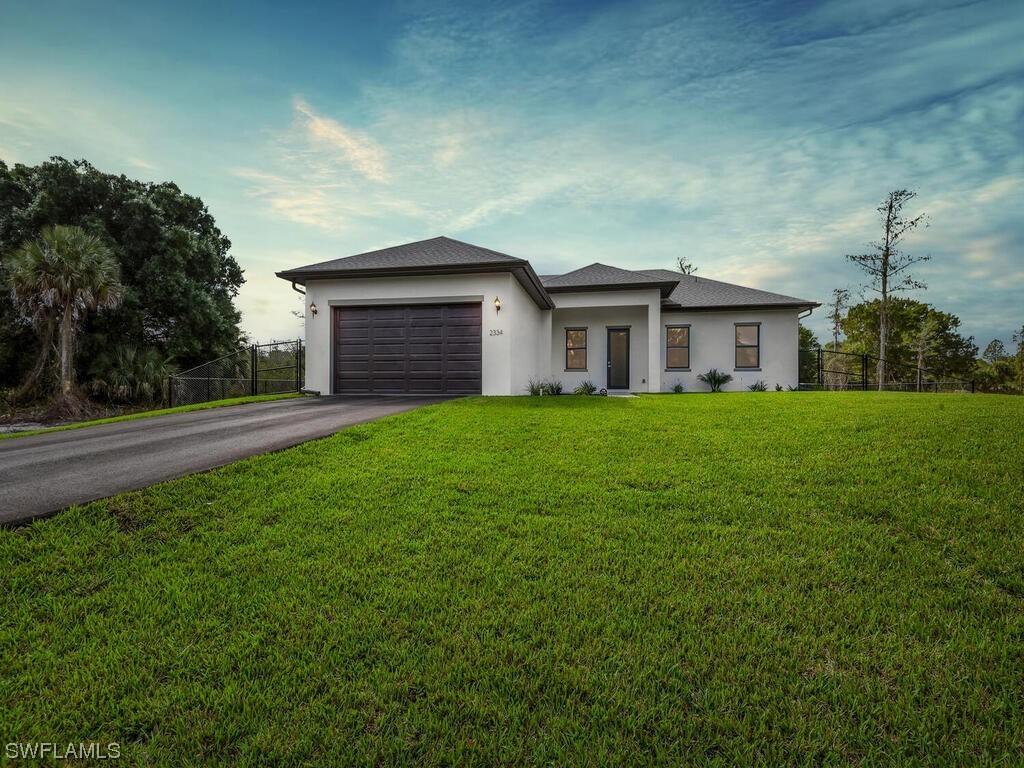 2334 2nd Ave Ne, Naples, FL 34120