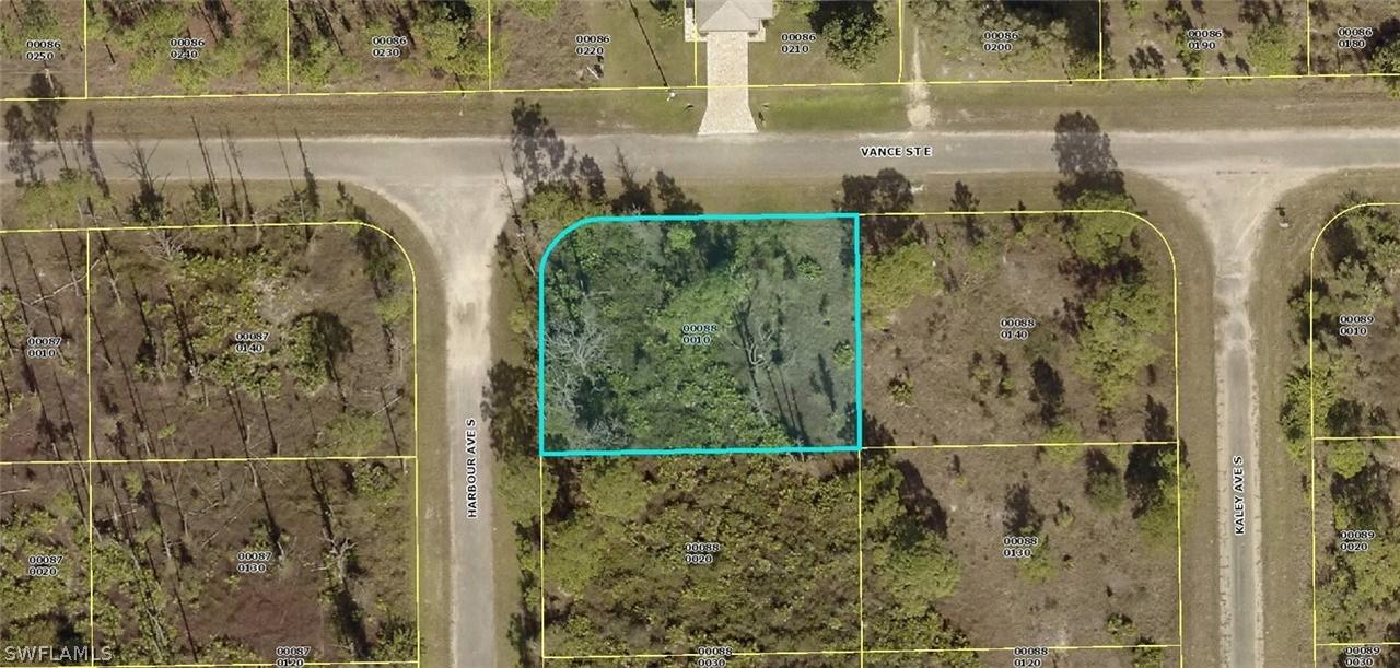 833 Harbour Ave., Lehigh Acres, FL 33974