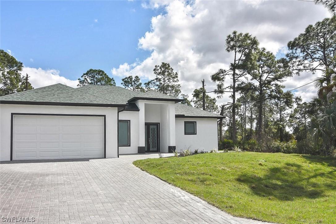 335 Lownde Ave., Lehigh Acres, FL 33974