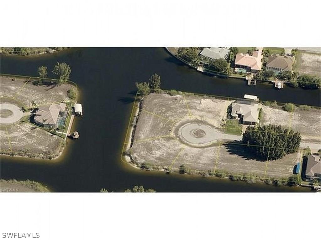 916 NW 39th Ave., Cape Coral, FL 33993