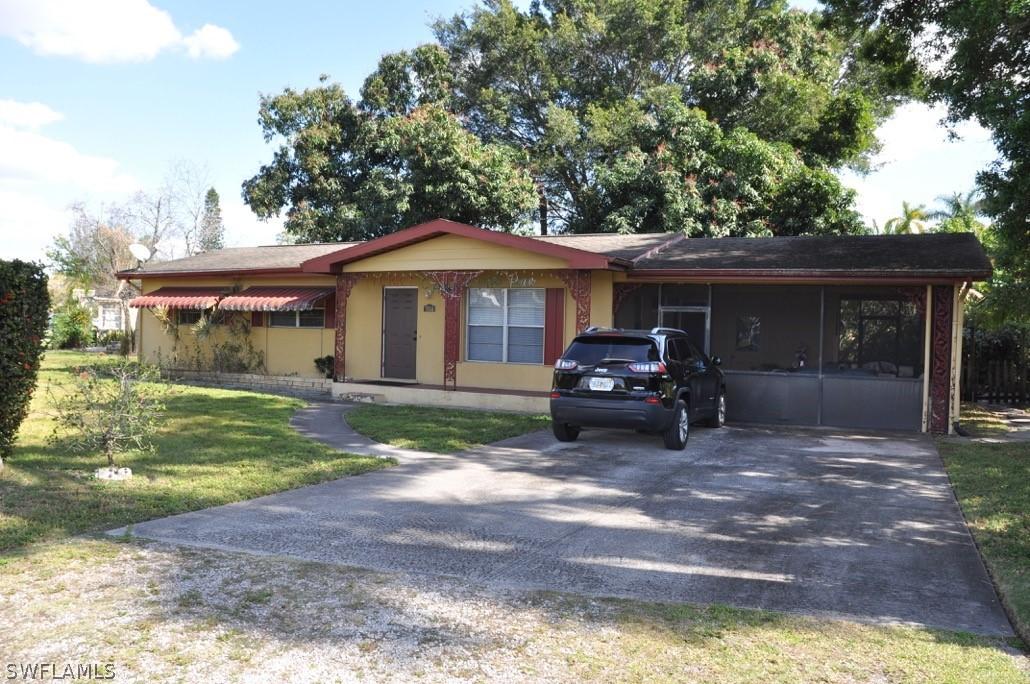 2014 Maravilla Cir., Fort Myers, FL 33901