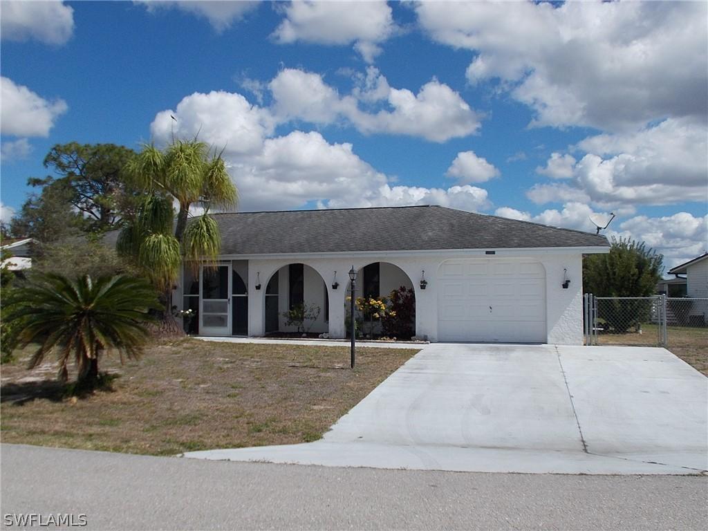 10693 Tuliptree Ct., Lehigh Acres, FL 33936