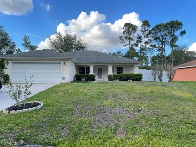 429 Hedgewood St., Lehigh Acres, FL 33974