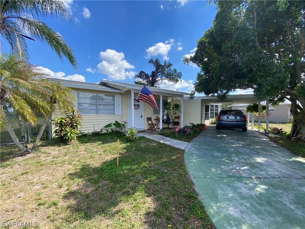 304 Schoolside Dr., Lehigh Acres, FL 33936