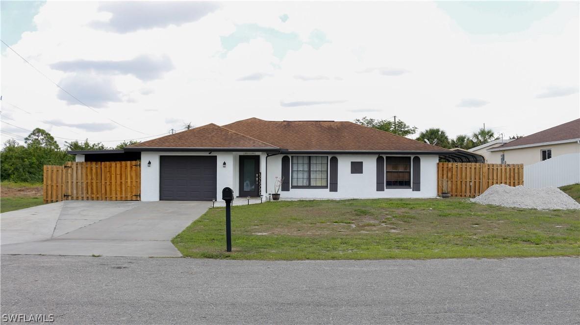 102 Ruby Ave., Lehigh Acres, FL 33971