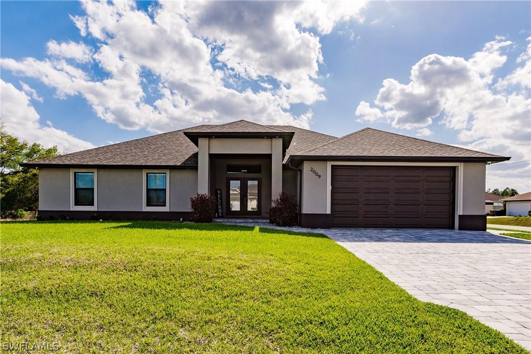 2009 Crawford Ave., Lehigh Acres, FL 33971