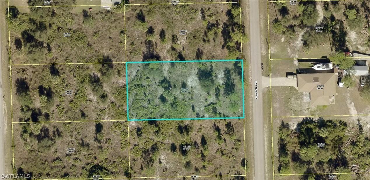 813 Clayton Ave., Lehigh Acres, FL 33972