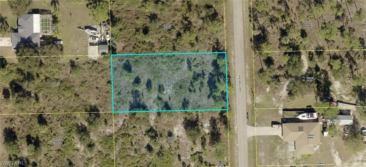 815 Clayton Ave., Lehigh Acres, FL 33972