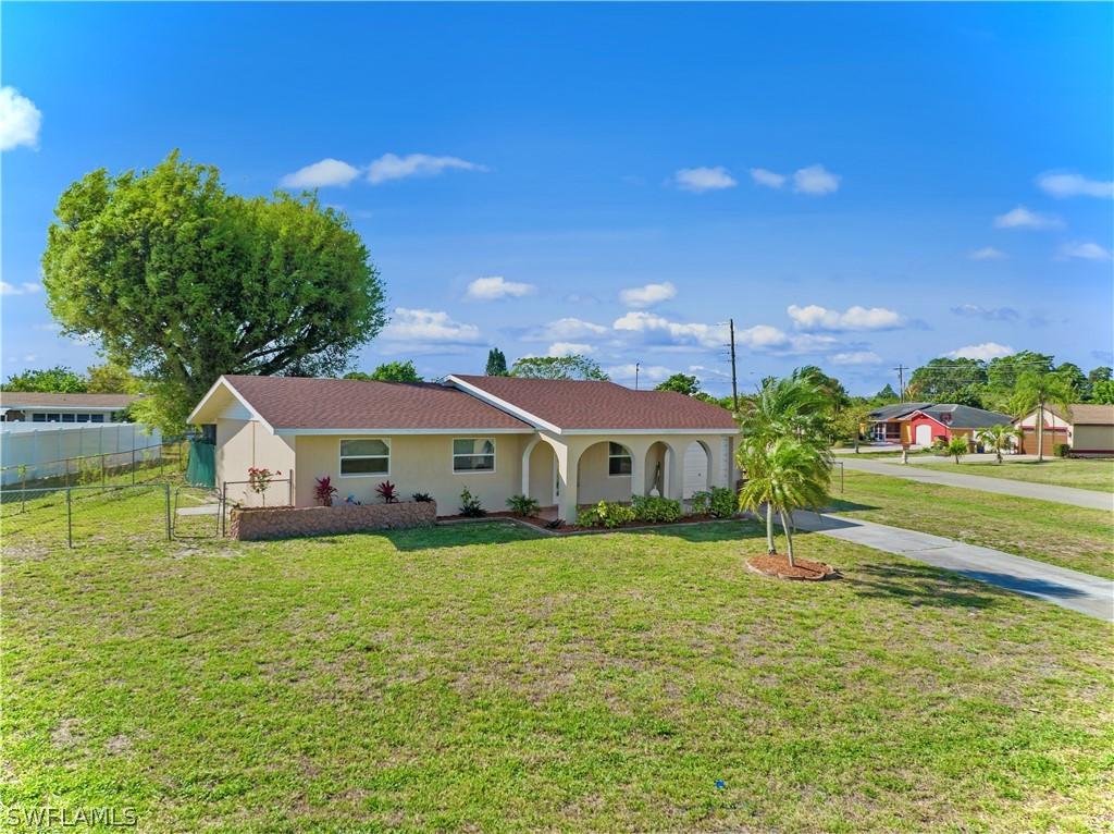 1522 Grandale St., Lehigh Acres, FL 33936