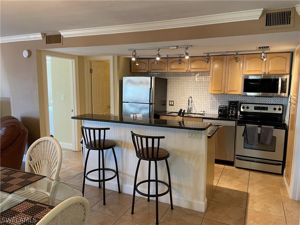 200 Palm Dr. #7, Naples, FL