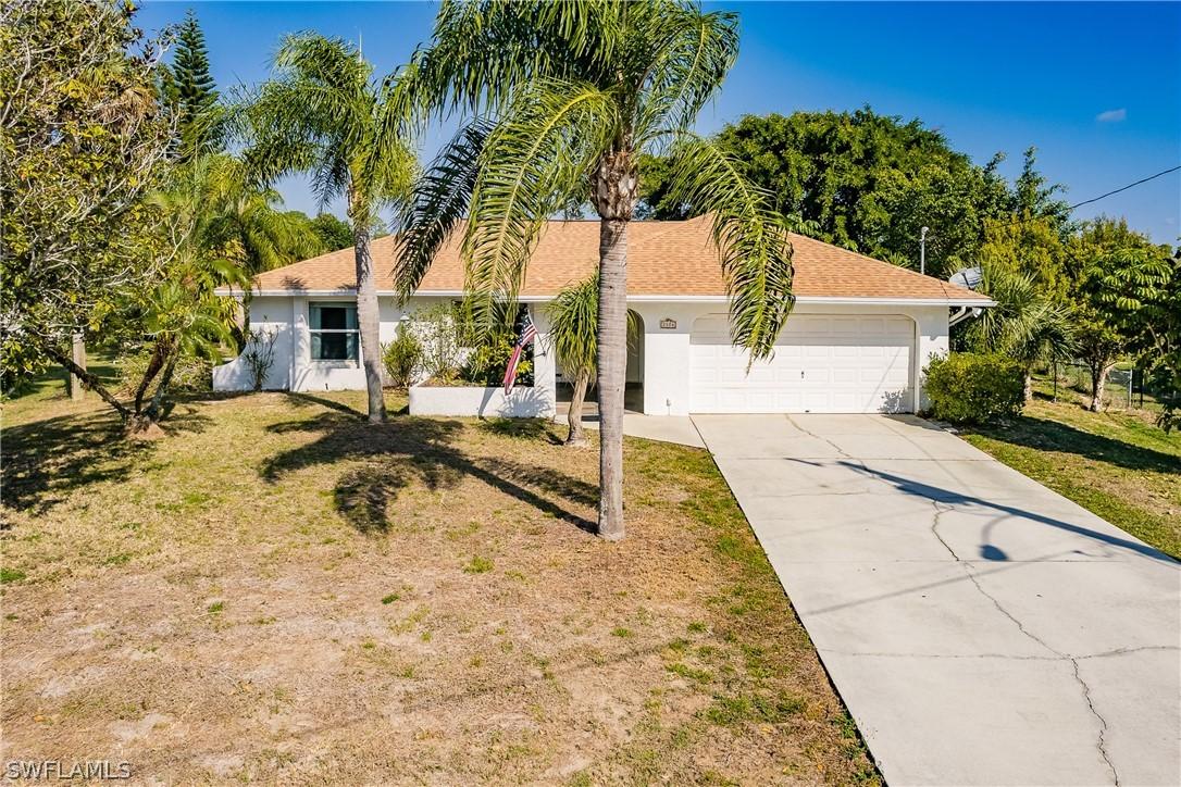 2524 Dora Ct., Lehigh Acres, FL 33971