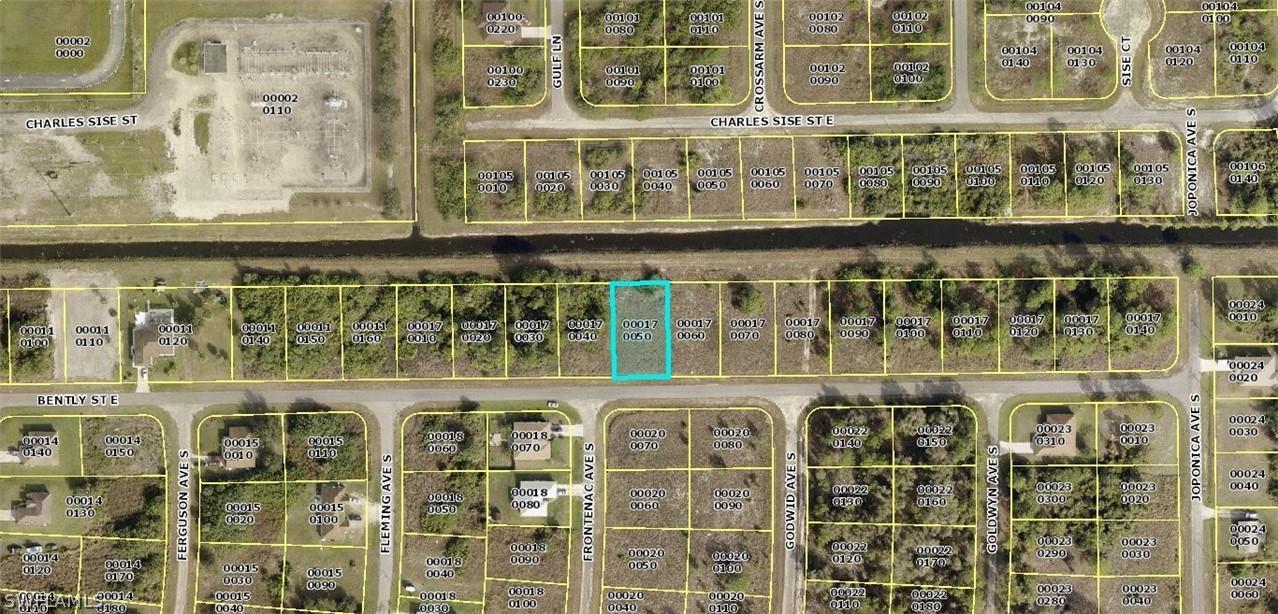 841 Bently St., Lehigh Acres, FL 33974
