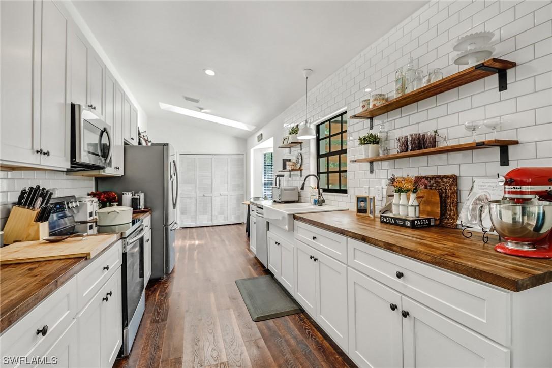90 31st St., Naples, FL 34120