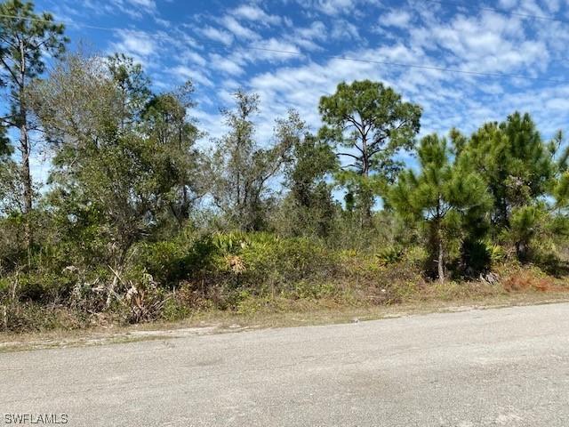 813 Highland Ave., Lehigh Acres, FL 33972