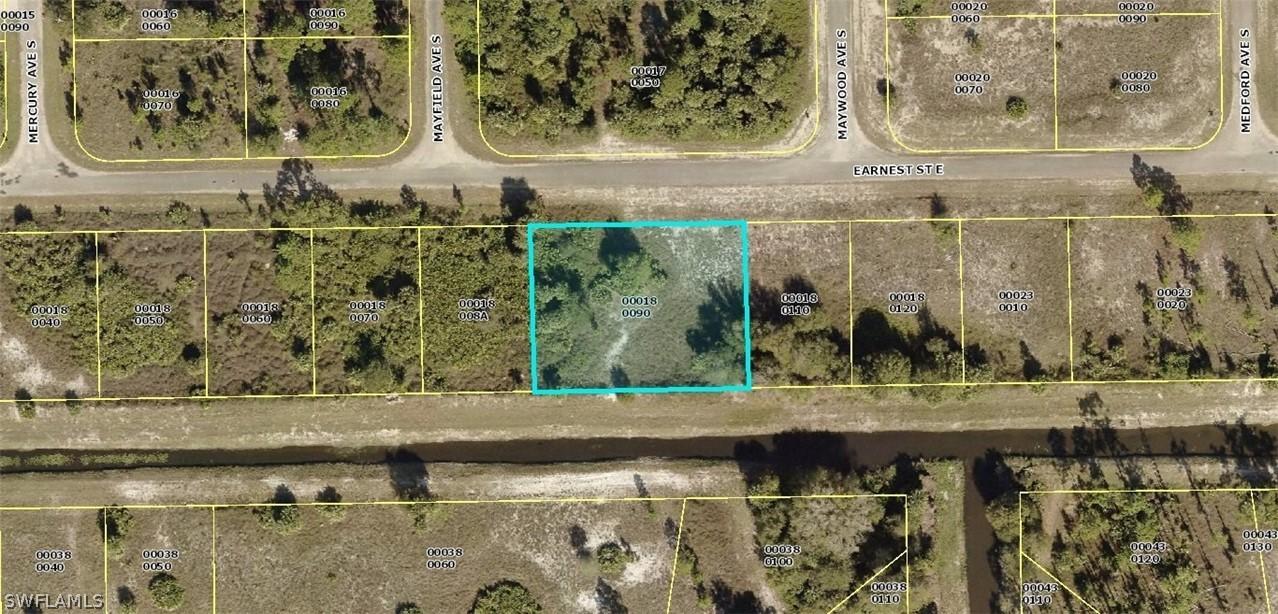 1226 Earnest St., Lehigh Acres, FL 33974