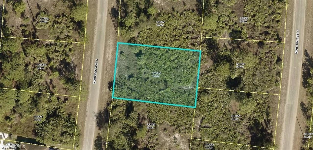 1043 Norfolk Ave., Lehigh Acres, FL 33974