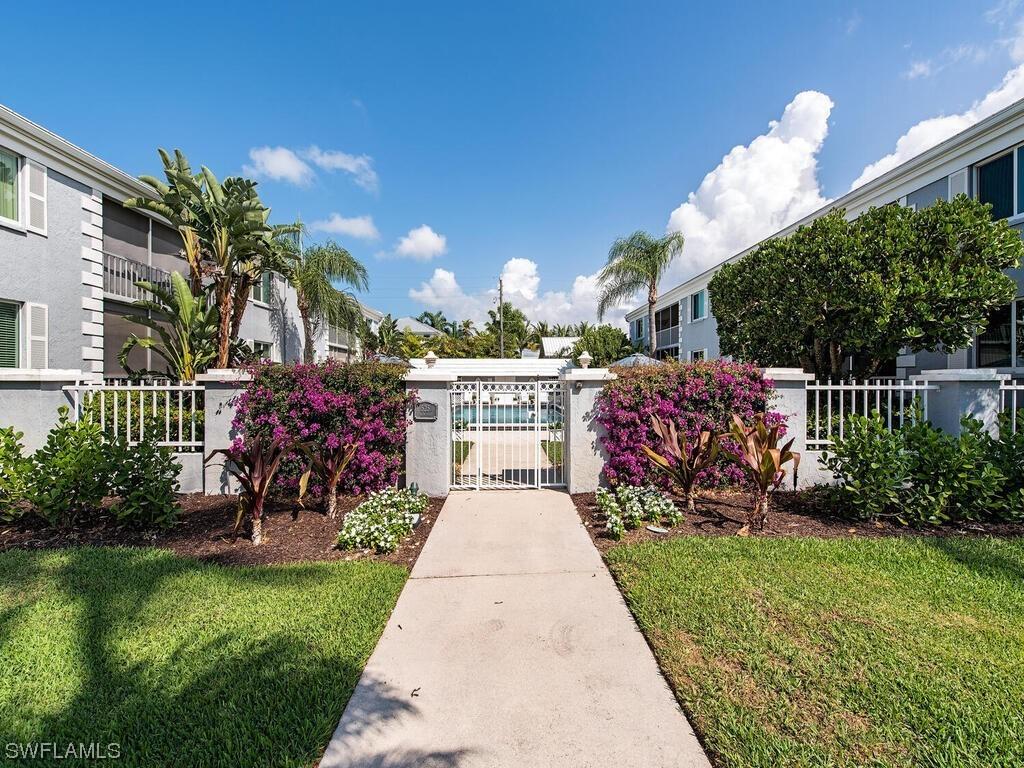 525 10th Ave. #A101, Naples, FL 34102